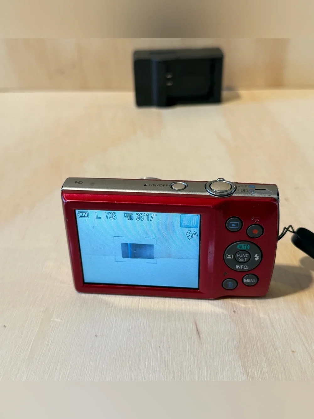 Canon PowerShot ELPH 180 Red 20MP Dig Camera Tested Good w/Bundle Read Info Blw